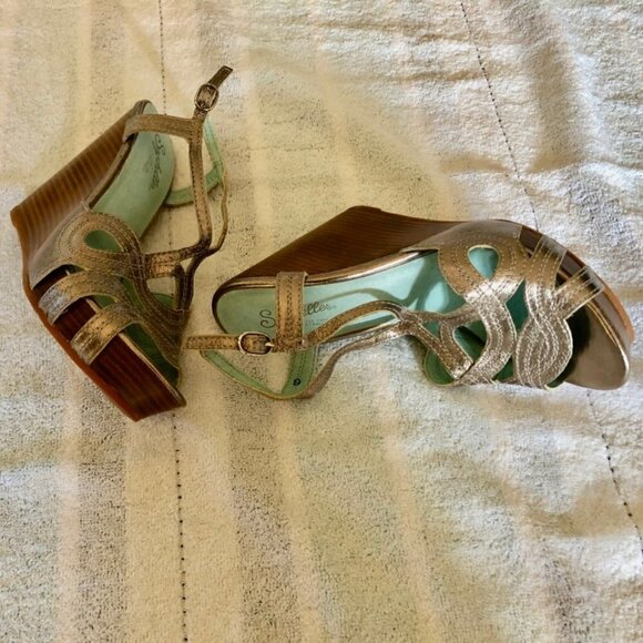 Anthropologie Seychelles Mediterranean Summer Wedge Sandals, Silver 6 - Picture 9 of 9